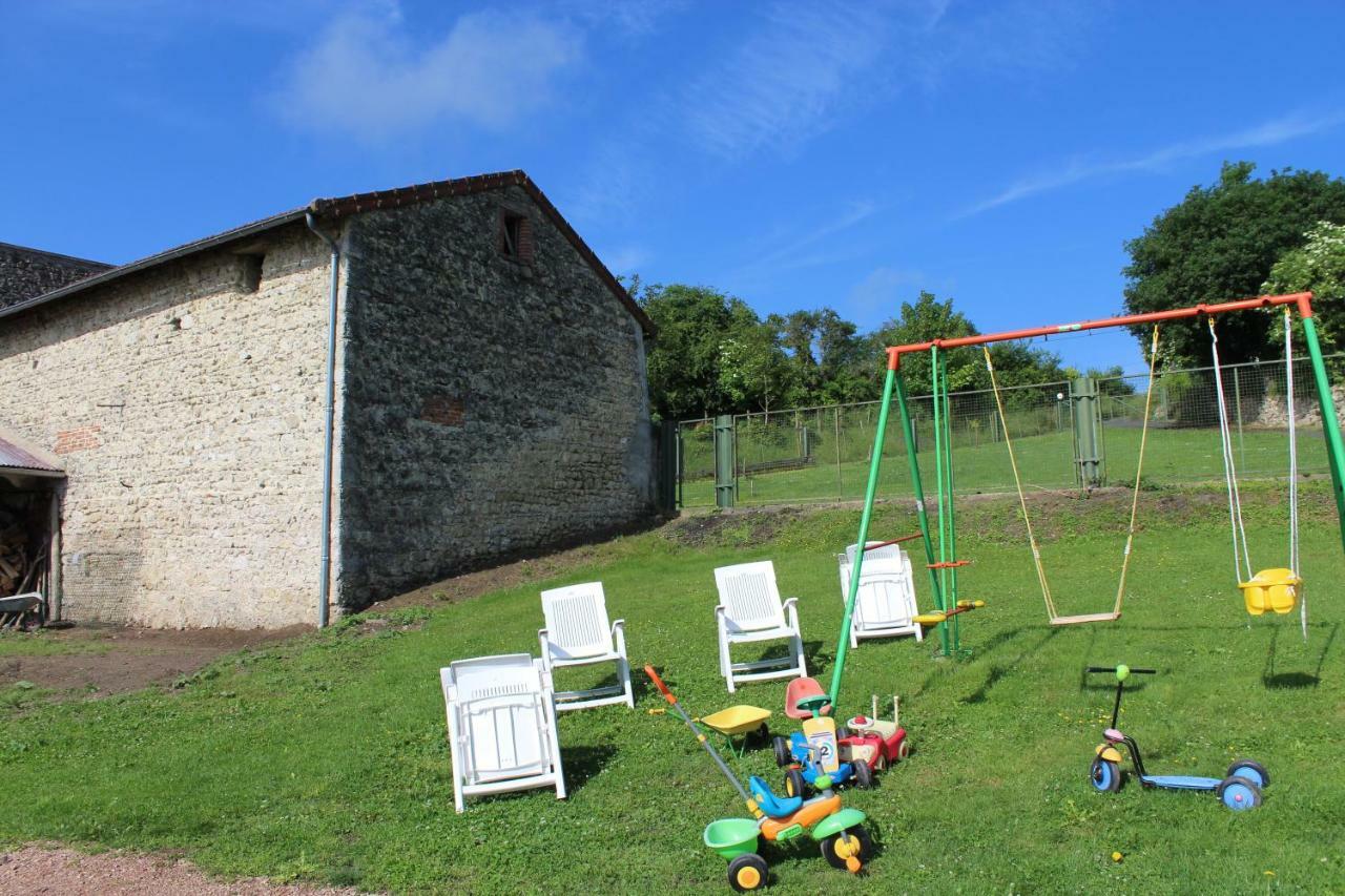 LES MONNATS GITE 8 personnes à la campagne Chaptuzat Exterior foto