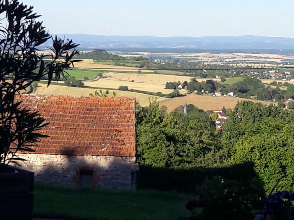LES MONNATS GITE 8 personnes à la campagne Chaptuzat Exterior foto