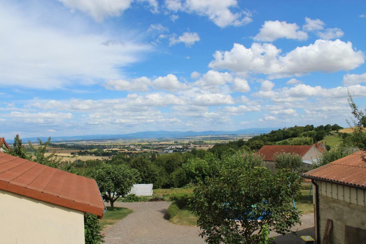 LES MONNATS GITE 8 personnes à la campagne Chaptuzat Exterior foto